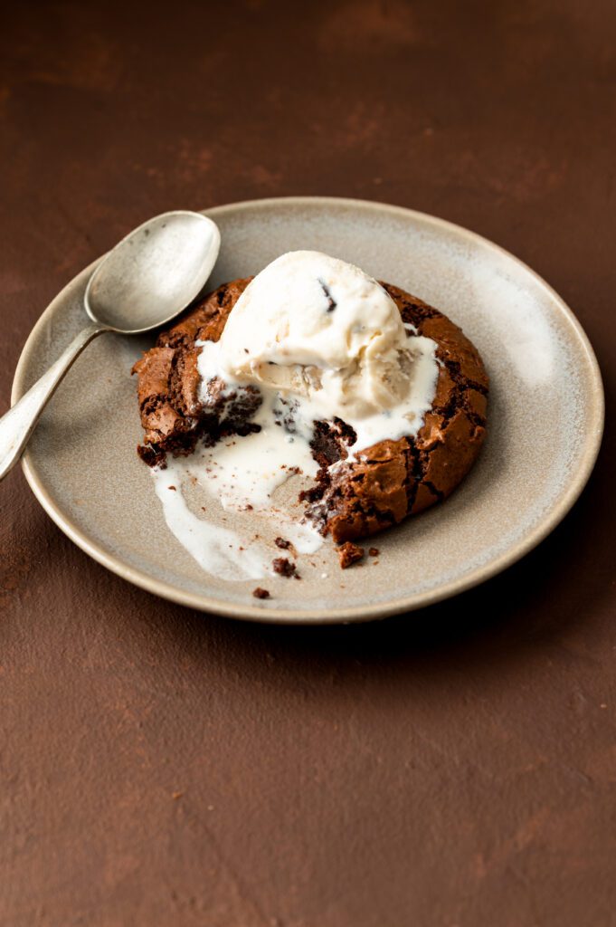 Brownie cookie met ijs